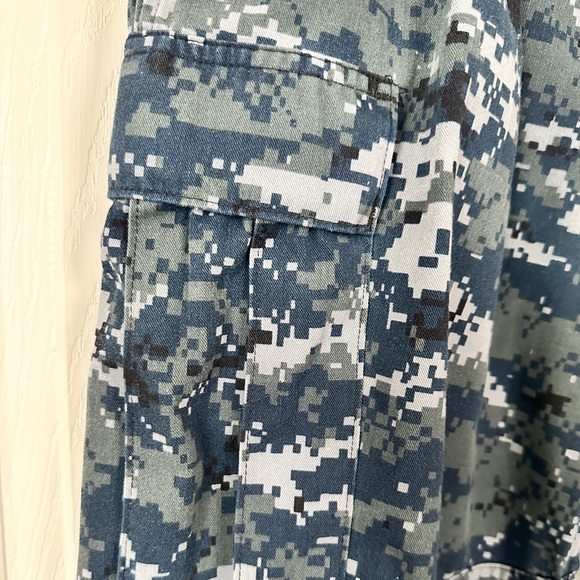 Blue camo print pants - Picture 2 of 6